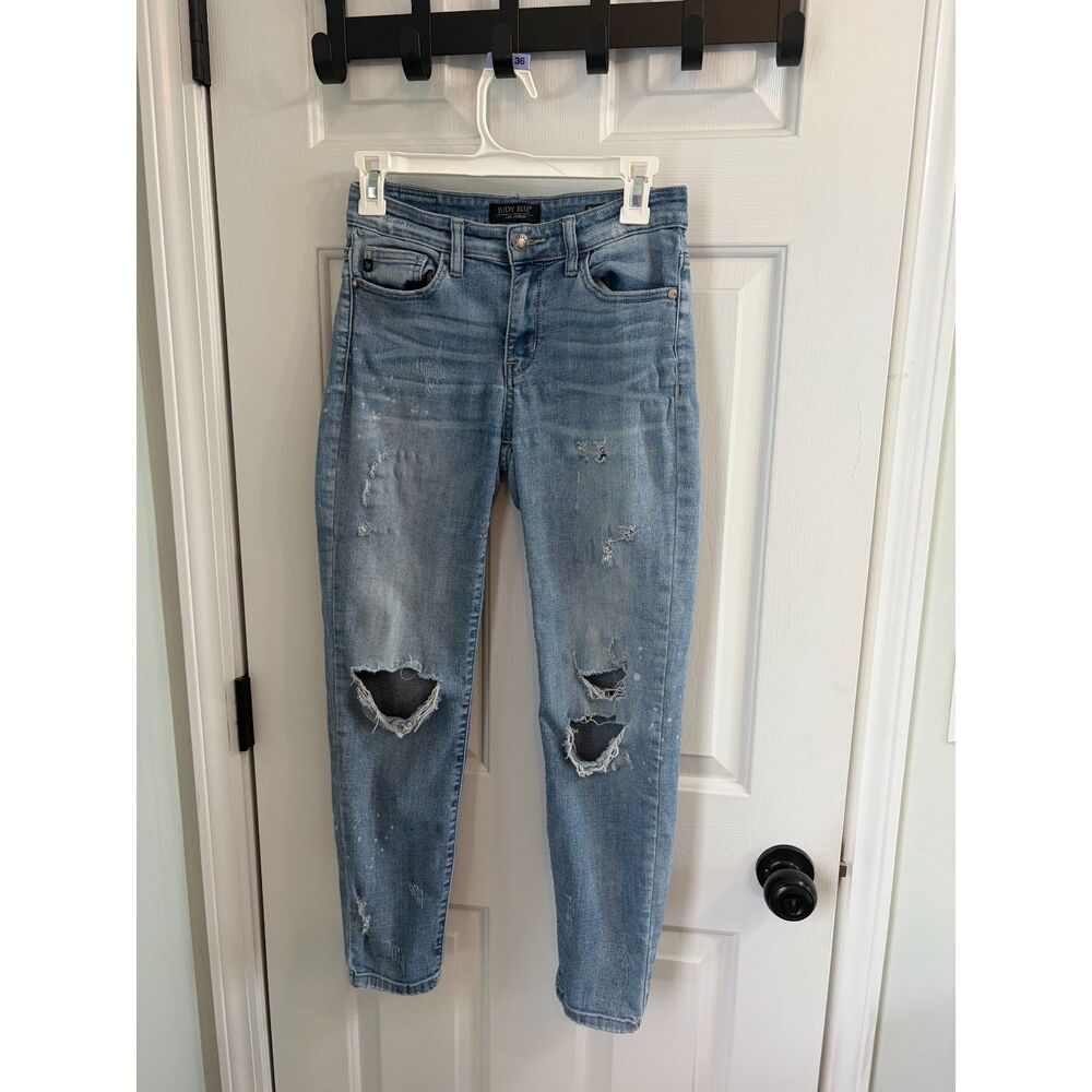 Judy Blue Relaxed Fit Distressed Jeans Size 5/27